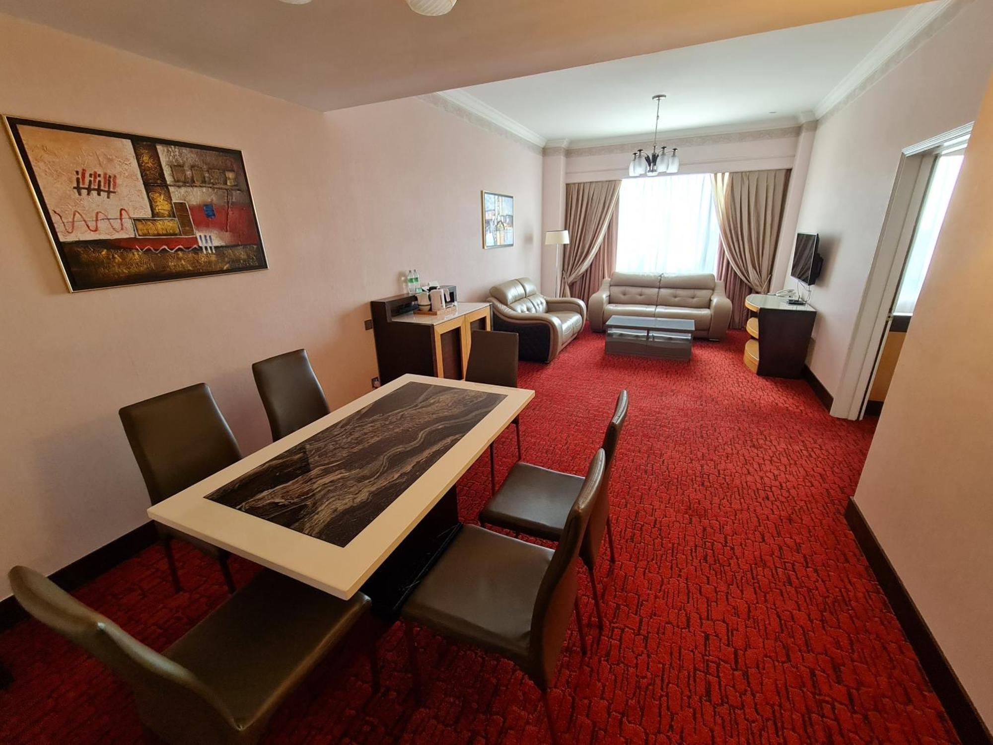 Dynasty Hotel Мири Экстерьер фото