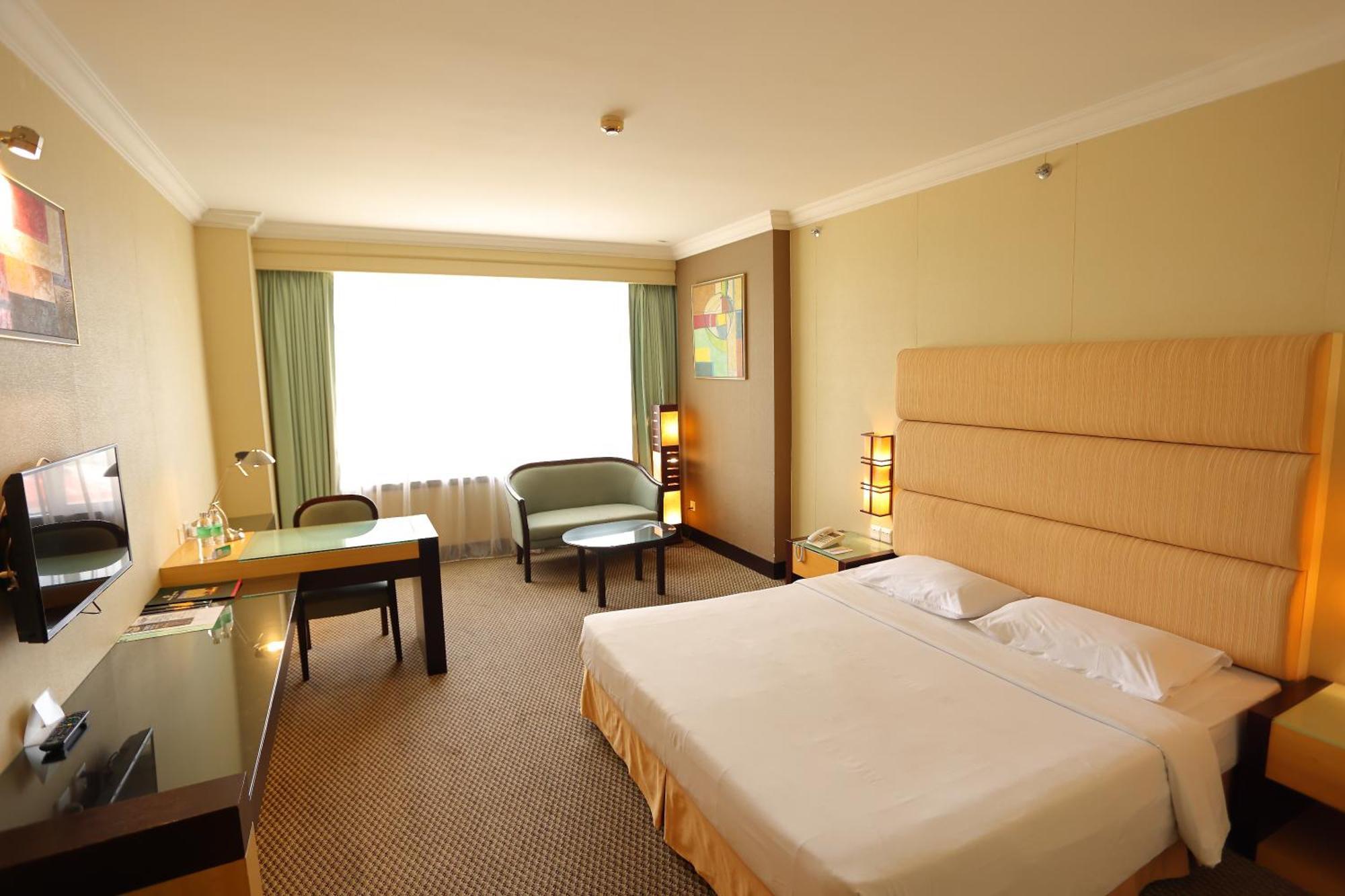 Dynasty Hotel Мири Экстерьер фото