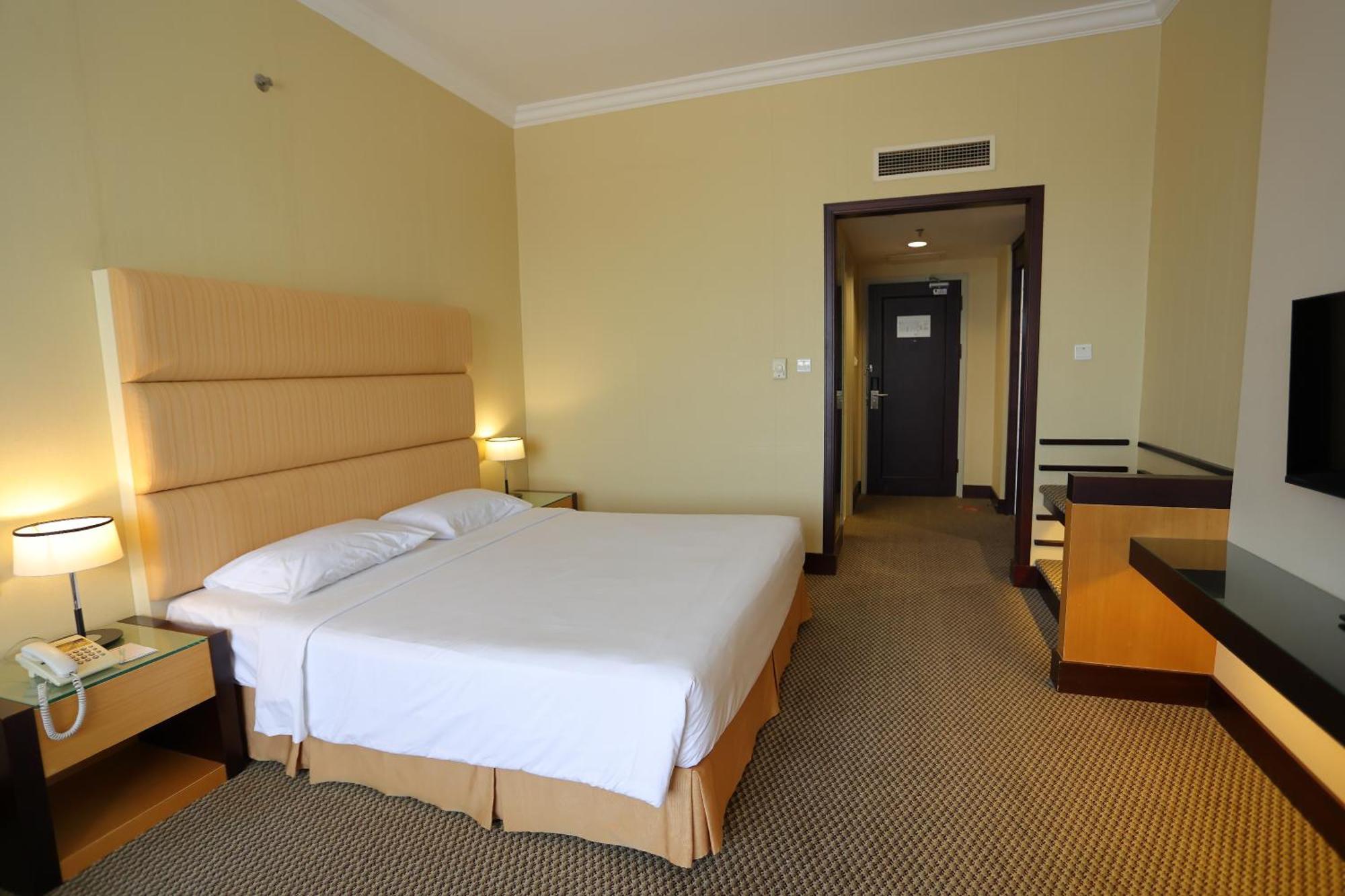 Dynasty Hotel Мири Экстерьер фото