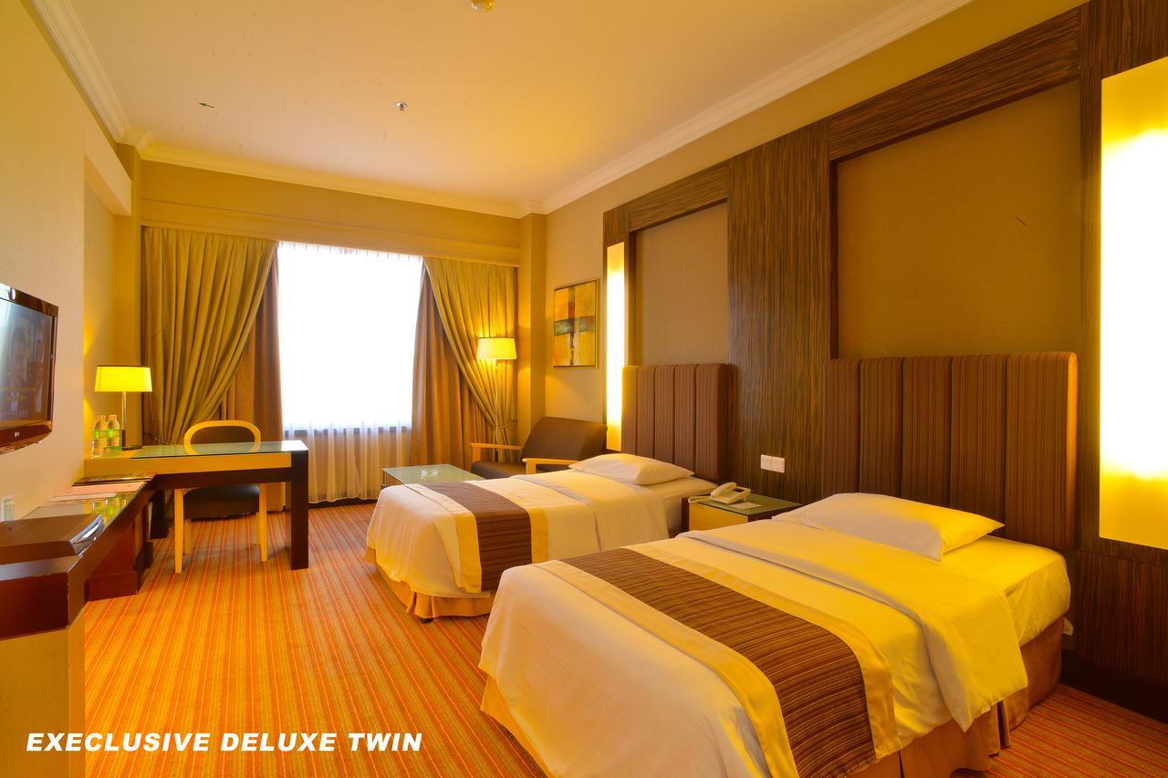 Dynasty Hotel Мири Экстерьер фото
