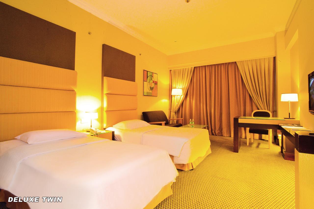 Dynasty Hotel Мири Экстерьер фото