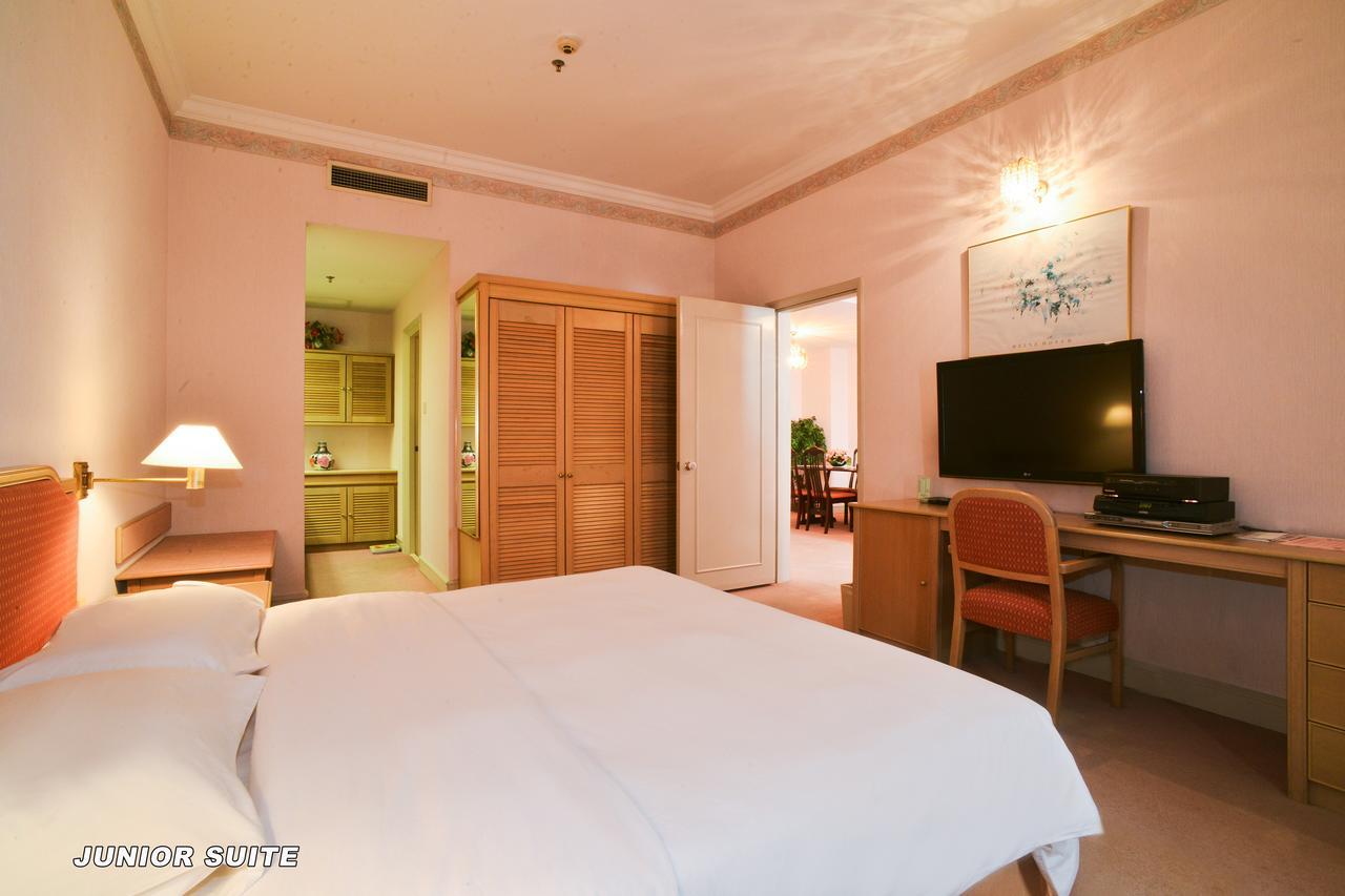 Dynasty Hotel Мири Экстерьер фото