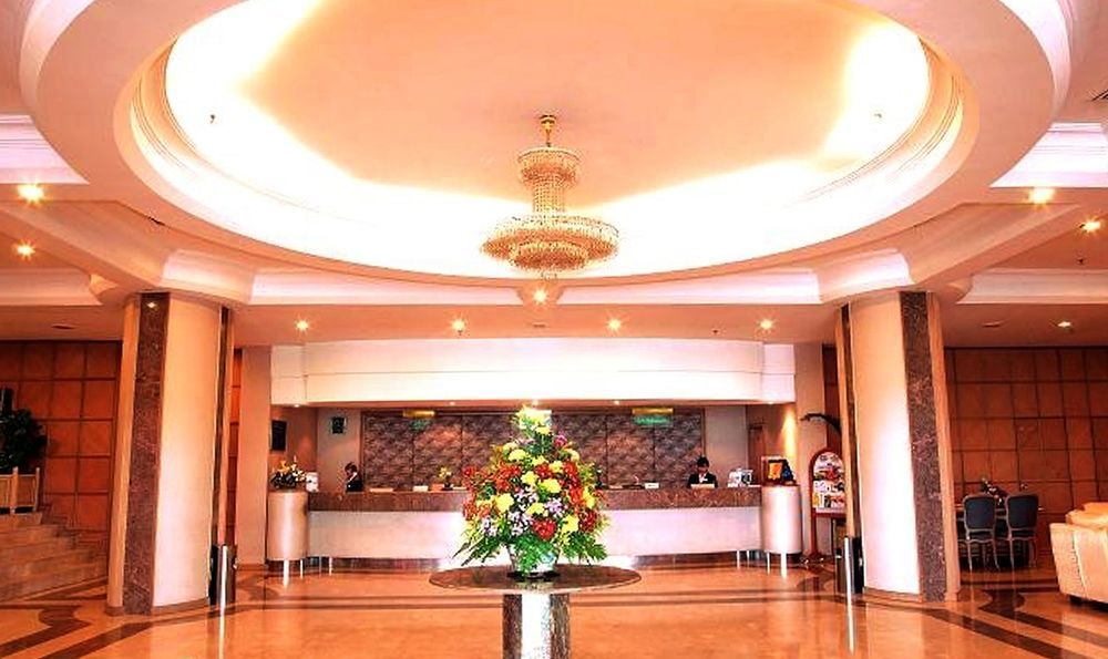 Dynasty Hotel Мири Экстерьер фото